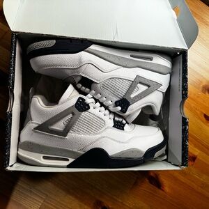 Air Jordan 4 Midnight Navy